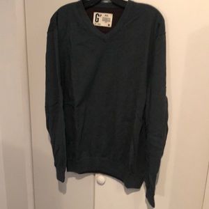 Gap NWOT men’s green sweater. Long sleeve.